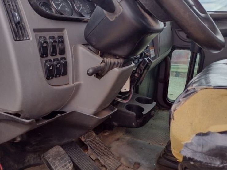 peterbilt-337-image-17