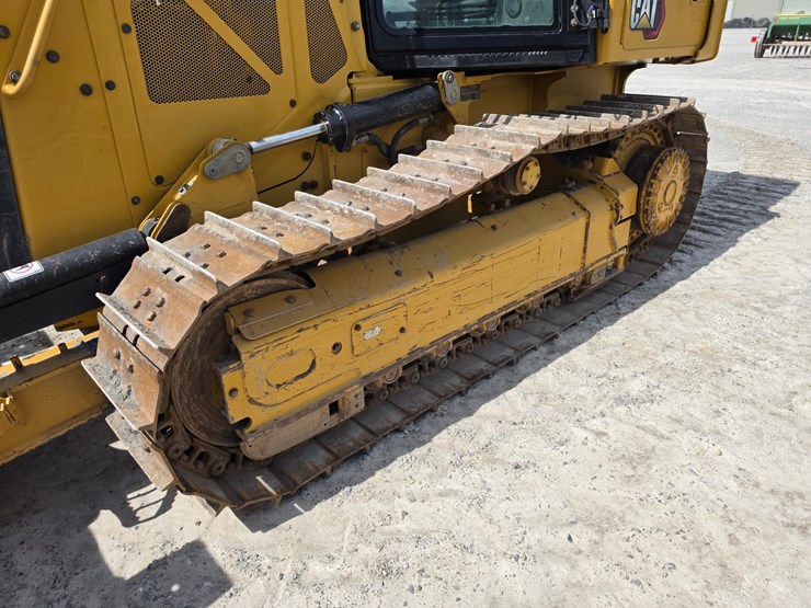 2021-caterpillar-d1-image-17