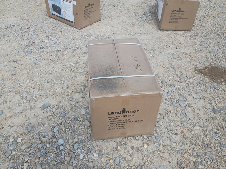 #l76-057-•-landhonor-32qt-car-fridge-image-5