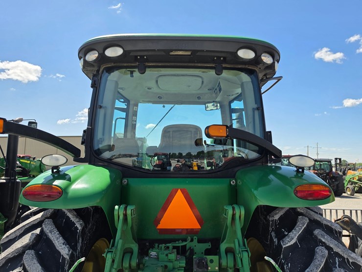 2014-john-deere-7210r-image-17