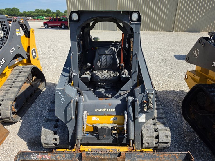 2023-deere-317g-image-4