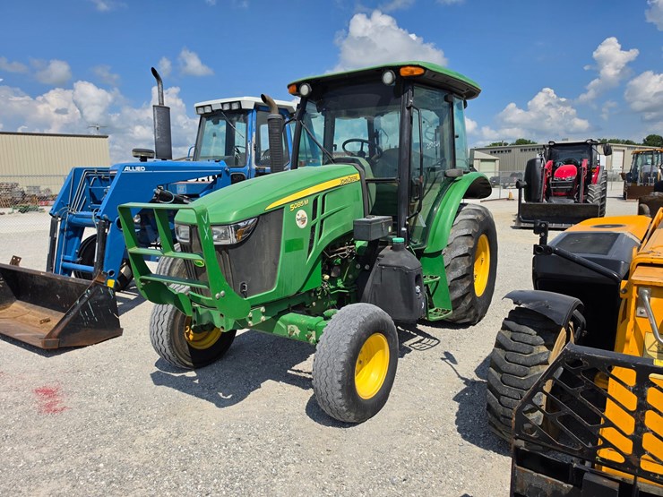 2016-john-deere-5085m-image-1