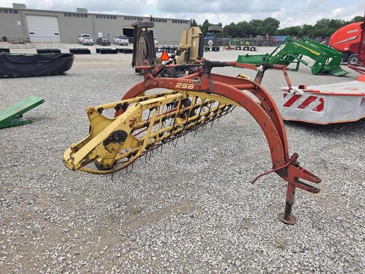 new-holland-256-image-7