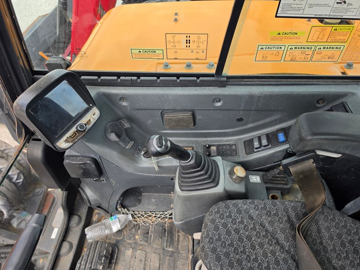 2018-case-cx60c-image-10