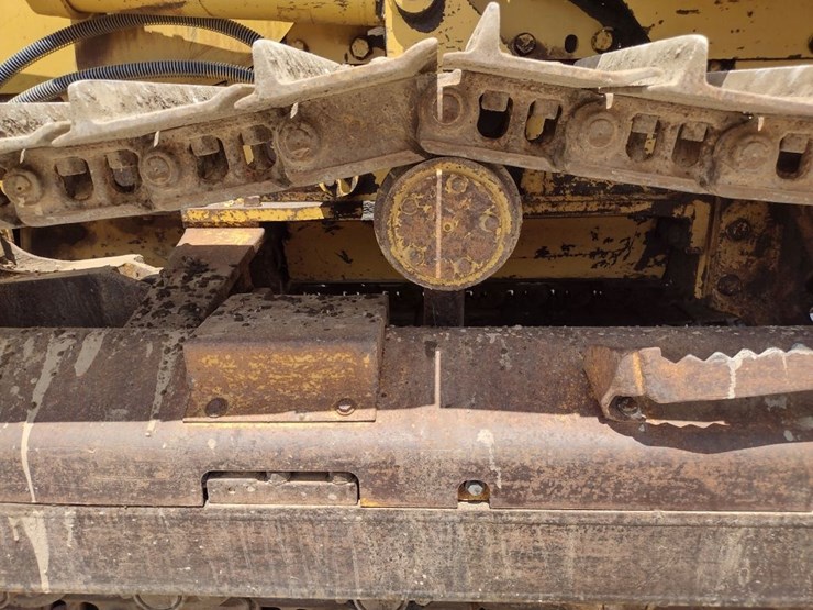 caterpillar-d4c-image-19