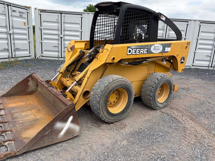 john-deere-325-image-1