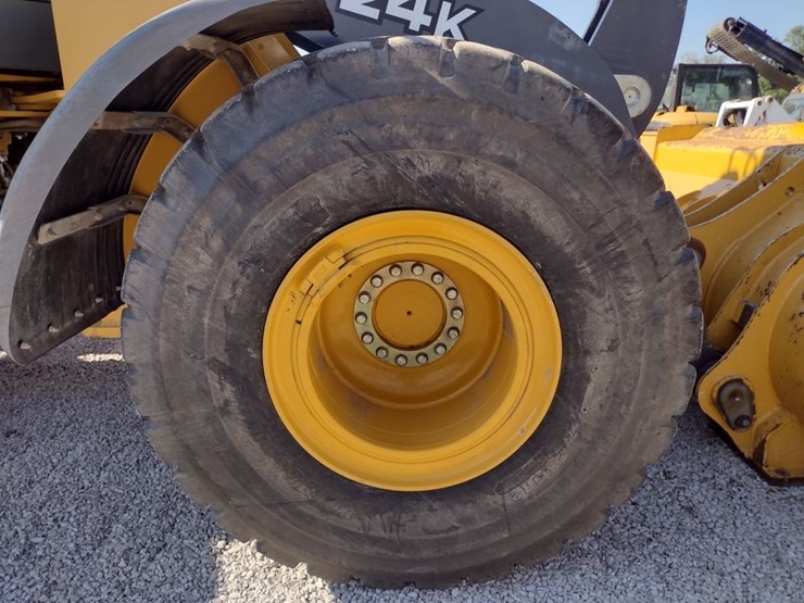 deere-724k-image-30