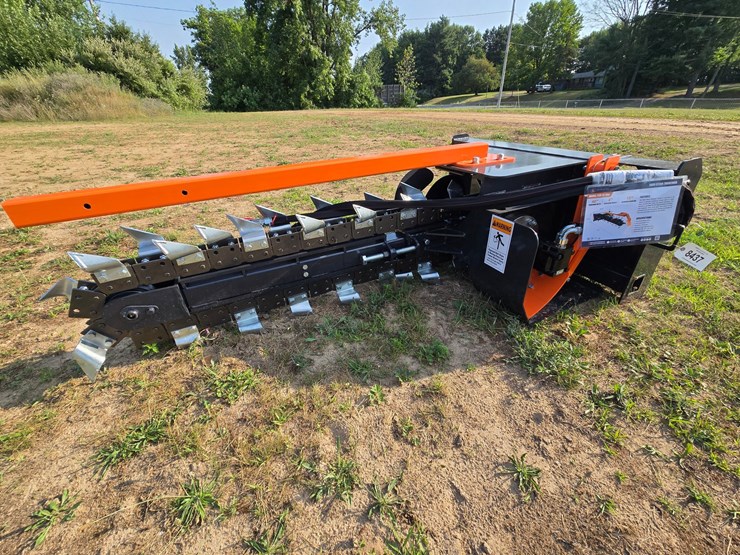 #8400-•-wolverine-48"-trencher-image-6