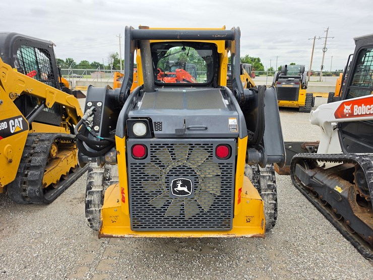 2015-deere-323e-image-19