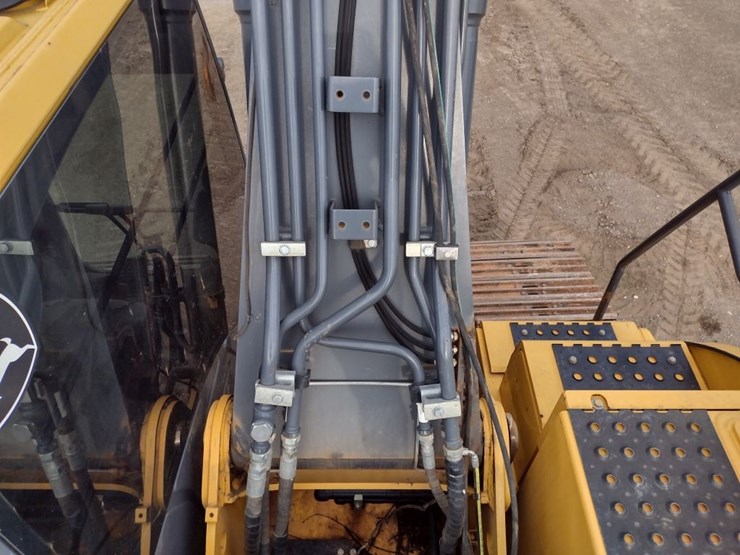 deere-210g-lc-image-40