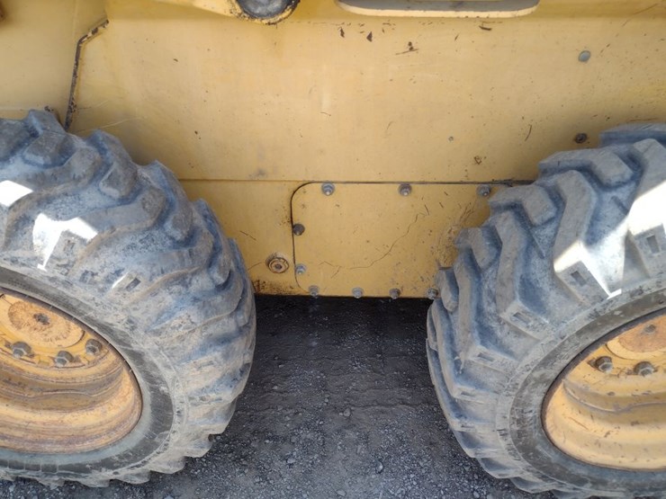 john-deere-240-image-20