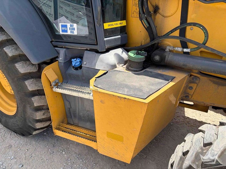 2020-deere-310l-image-20