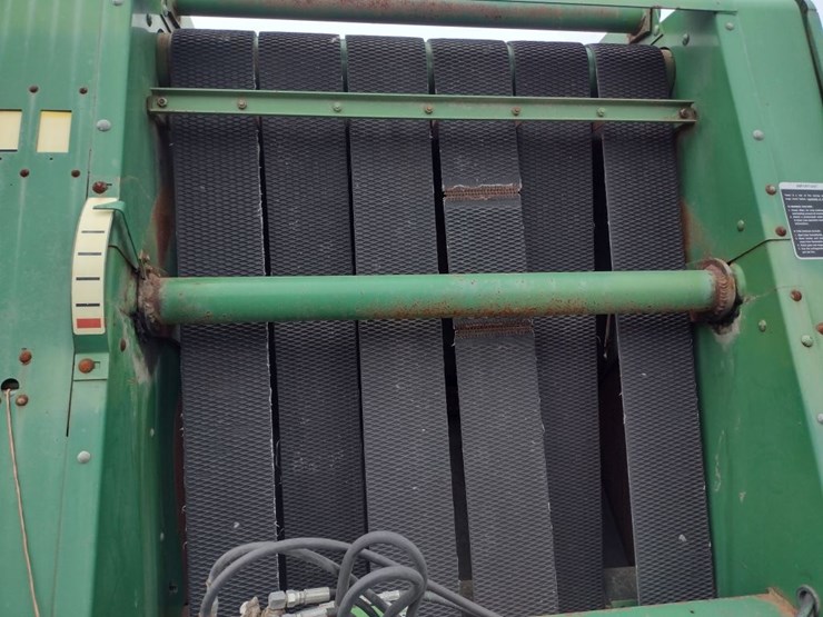 john-deere-330-image-11