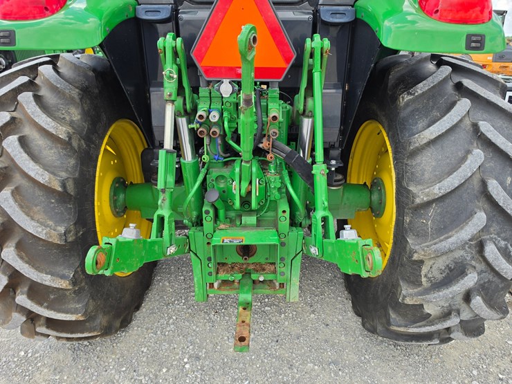 2022-john-deere-6120m-image-14