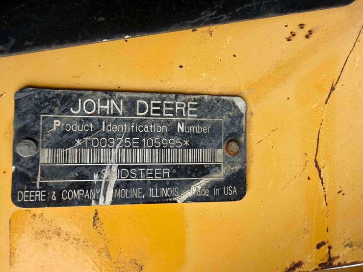 john-deere-325-image-16