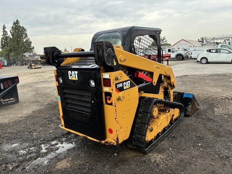 2016-caterpillar-249d-image-3