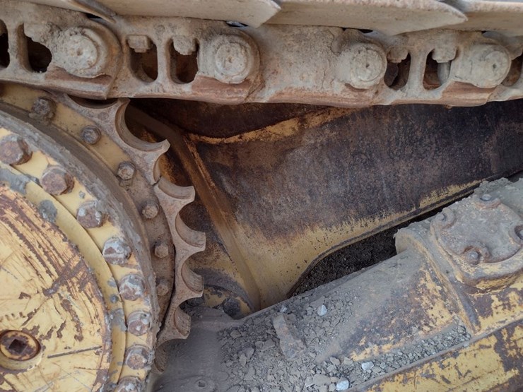 caterpillar-d6h-image-26
