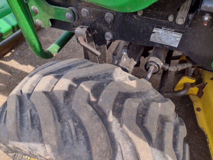 john-deere-2305-image-17
