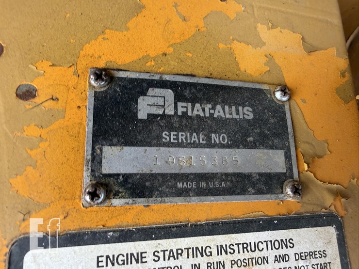 fiat-allis-bulldozer-w/-__-ft.-4-way-blade-8318-image-31