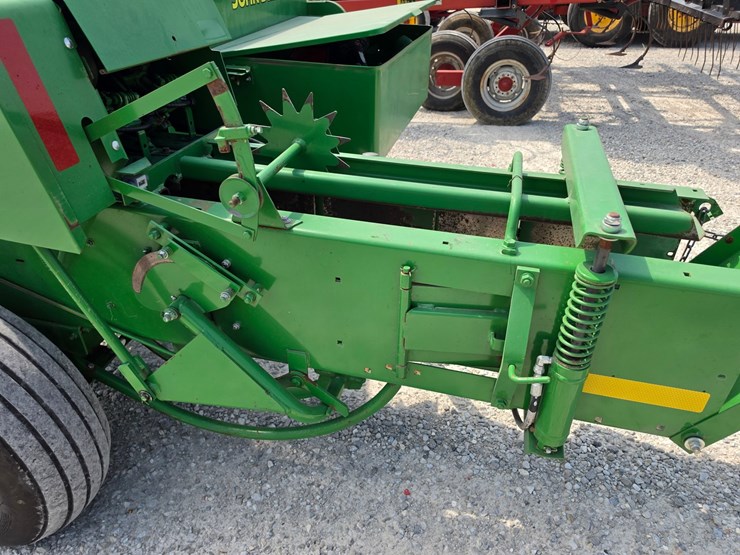 2016-john-deere-348-image-10