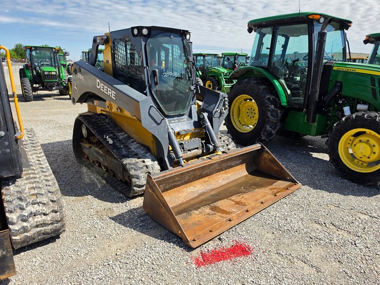 2018-deere-331g-image-23