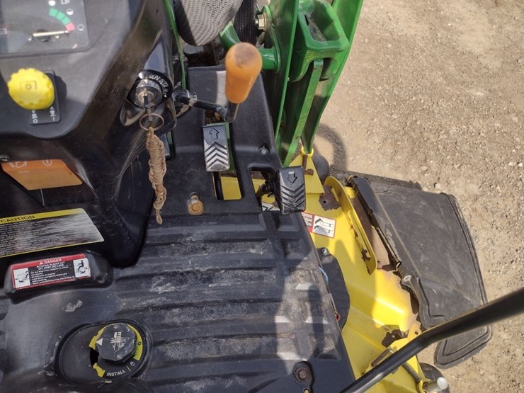 john-deere-2305-image-9