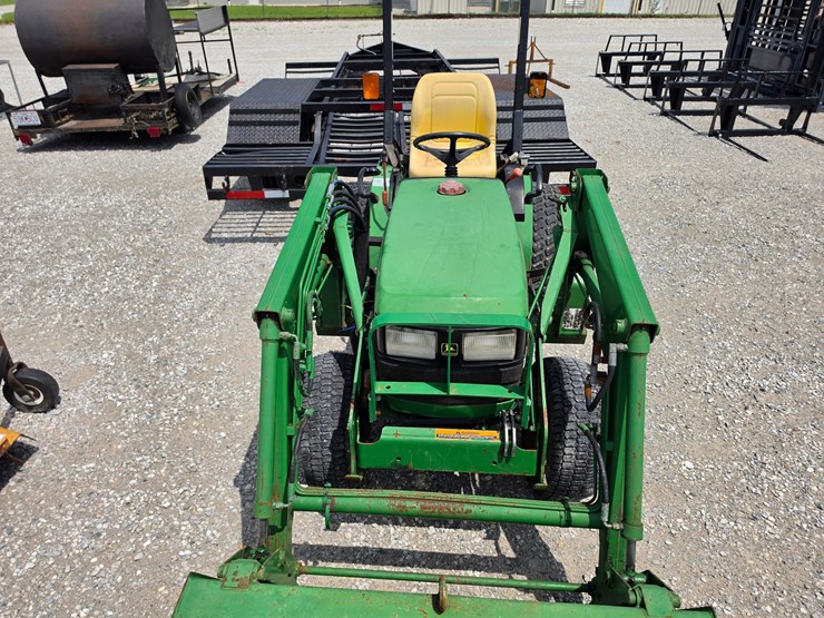 1999-john-deere-4100-image-5