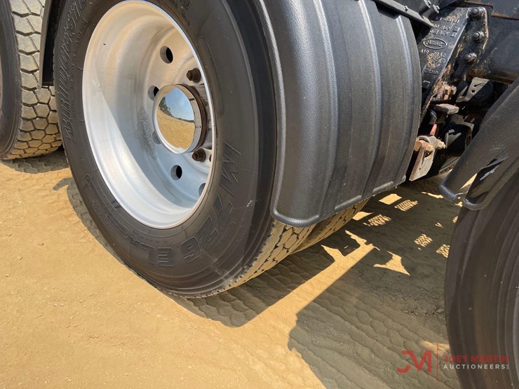 2008-peterbilt-367-image-11