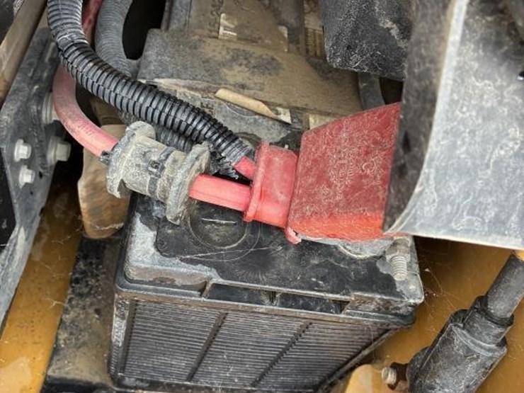2021-caterpillar-299d3-xe-image-23