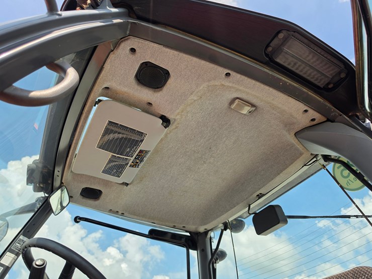 2020-kubota-m7-132-image-5