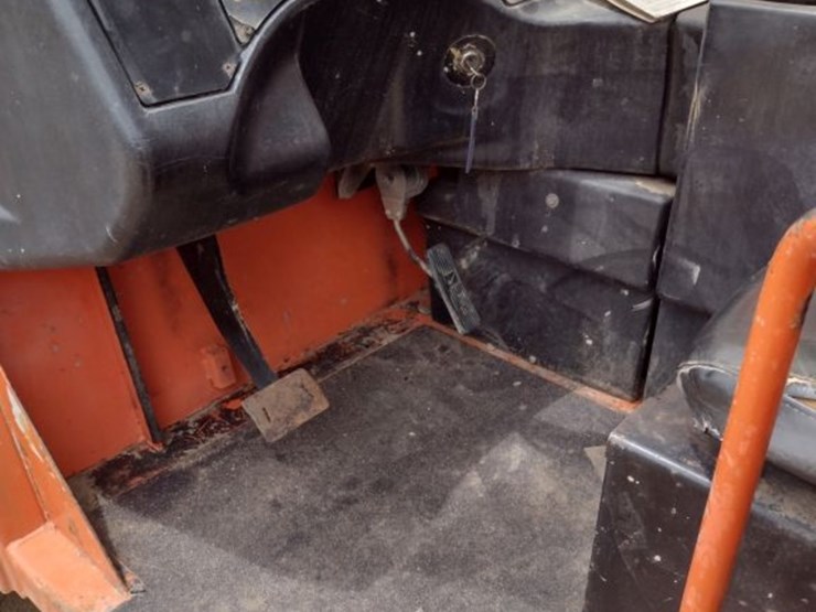 2005-jlg-g10-55a-image-12
