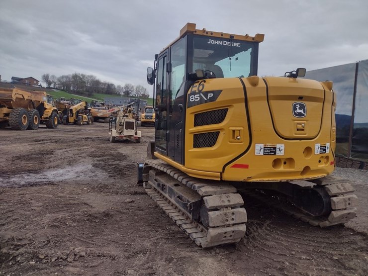 john-deere-85-image-53