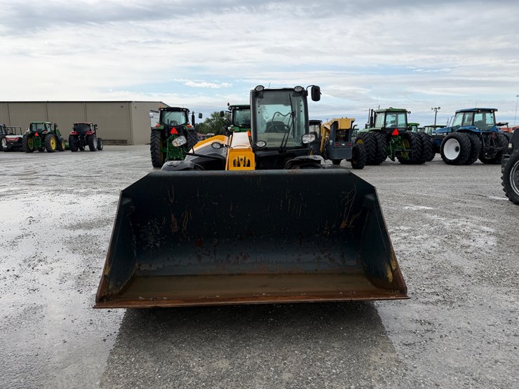 2014-jcb-541-image-2