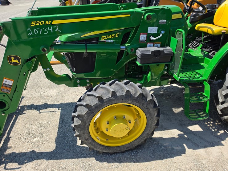 2022-john-deere-5045e-image-22