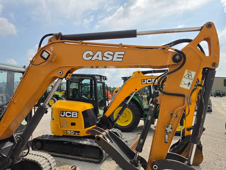2018-case-cx60c-image-22