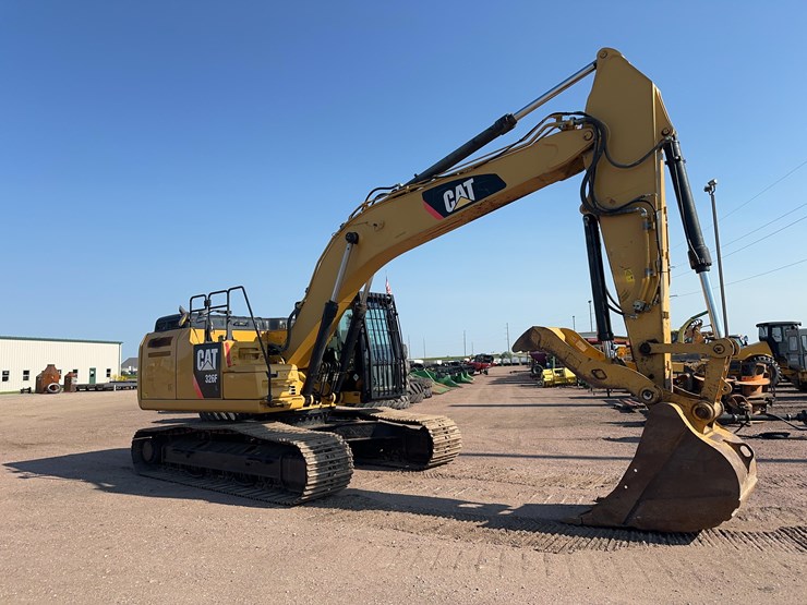 2015-caterpillar-326fl-image-2