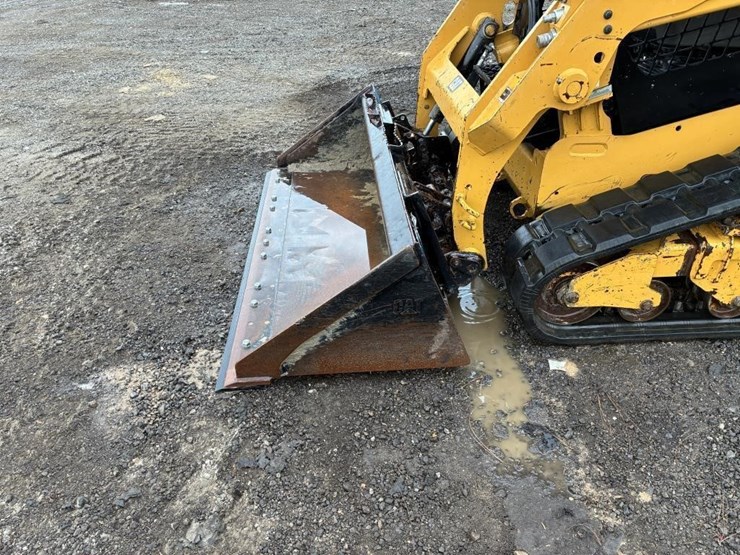 2016-caterpillar-249d-image-5