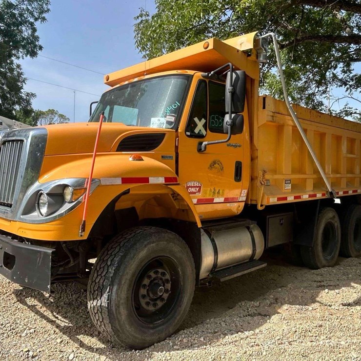 2011 INTERNATIONAL WORKSTAR 7500