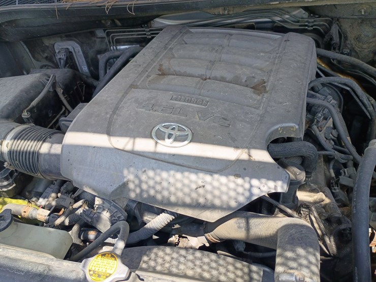 2010-toyota-tundra-image-19