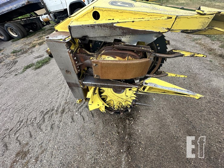 2003-john-deere-686-image-21