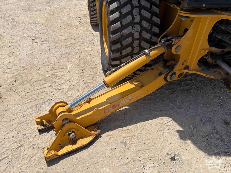 2020-deere-310l-image-27