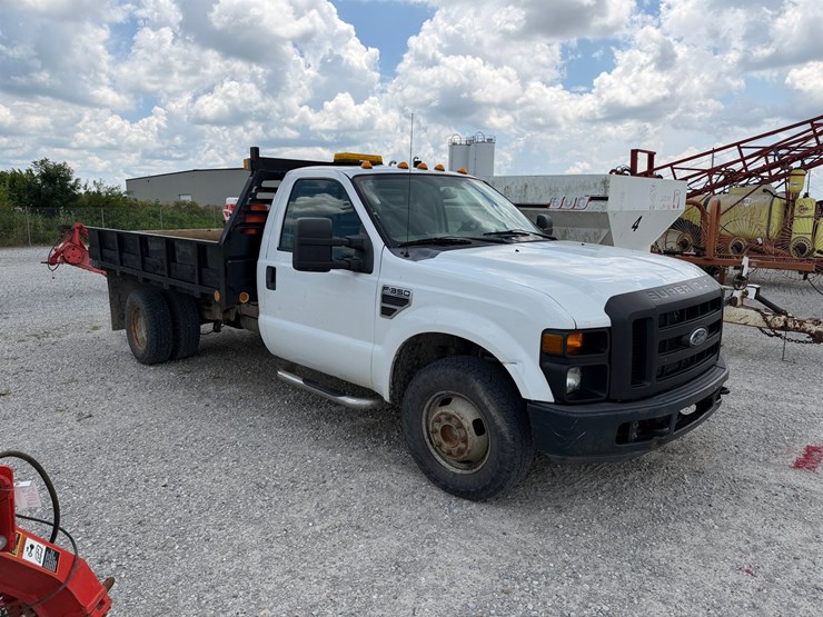2009-ford-f350-image-19