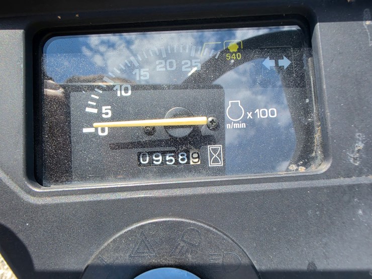 1999-john-deere-4100-image-11