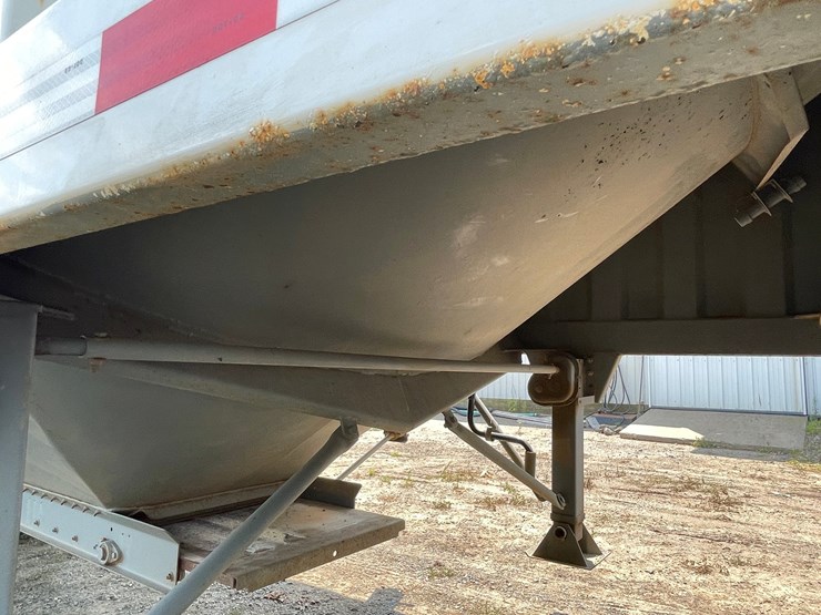 #1260-•-2013-jet-co-tandem-axle-26'-grain-trailer-(has-wi-title)-image-50