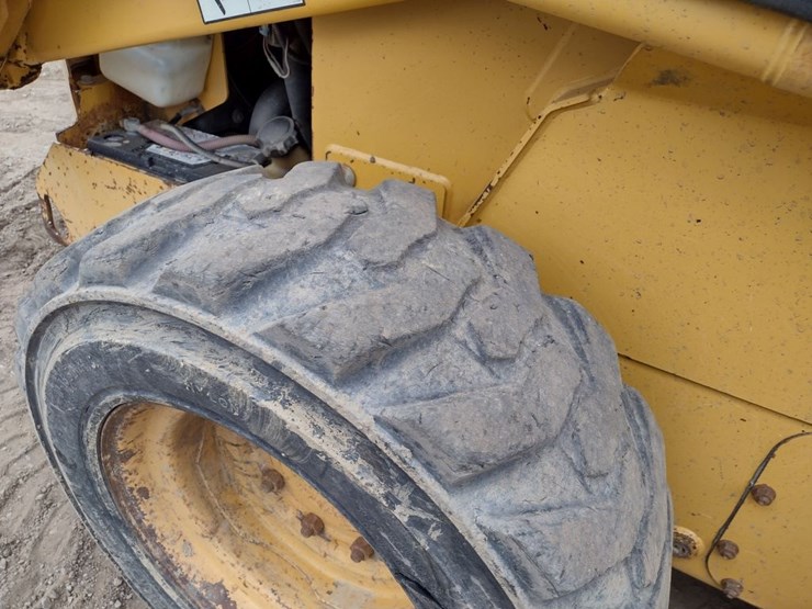 john-deere-317-image-15