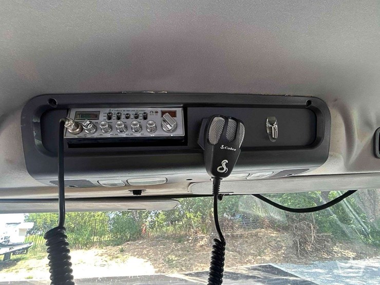 2018-freightliner-m2-106-image-66