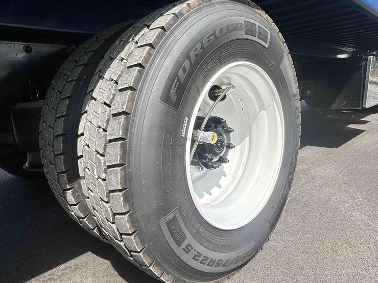 2018-freightliner-m2-106-image-79