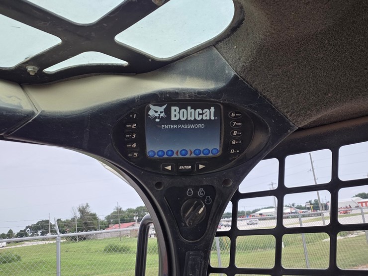 2022-bobcat-t550-image-19