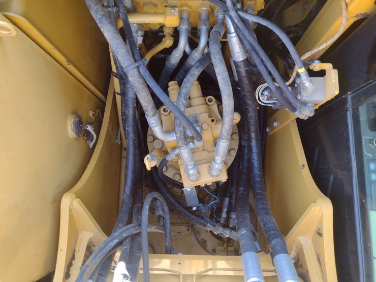 caterpillar-318e-image-36