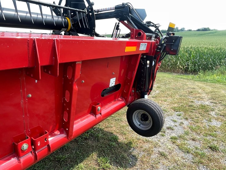 2018-case-ih-3162-image-37